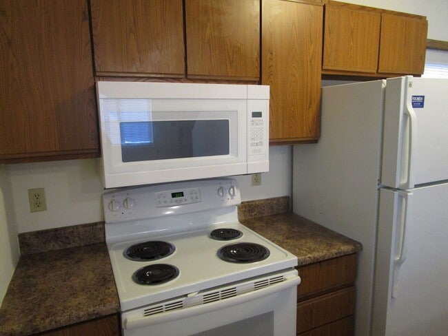 Building Photo - 3550-3552 Prescott Dr.