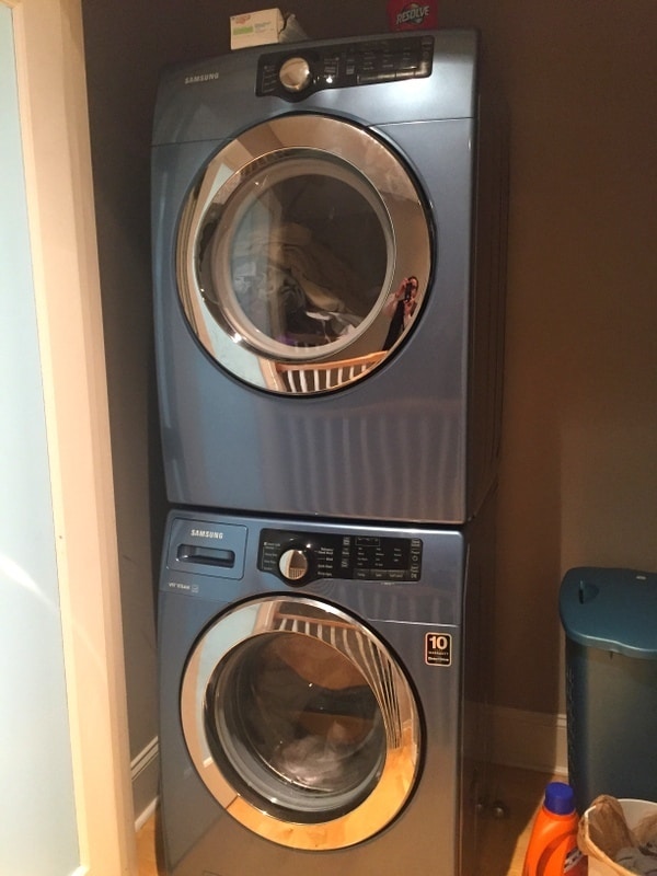 Building Photo - Luxury Unit in Trendy Midtown, Off-Street Parking, Walk to Upper King!