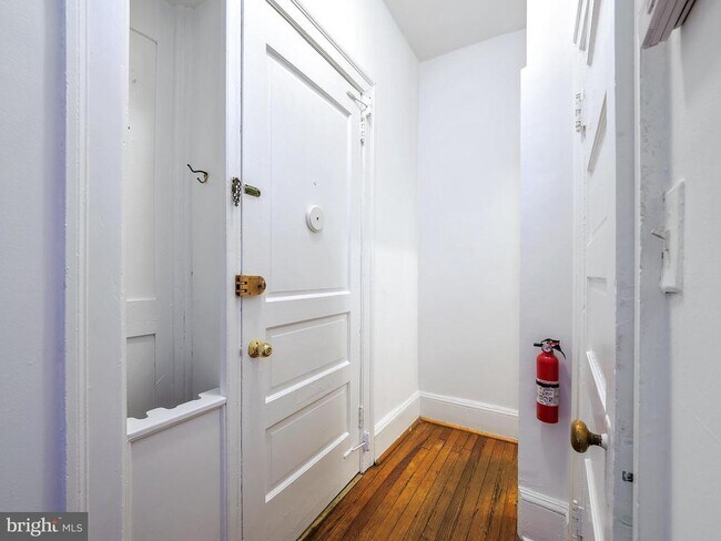 Building Photo - 2908 Q St NW