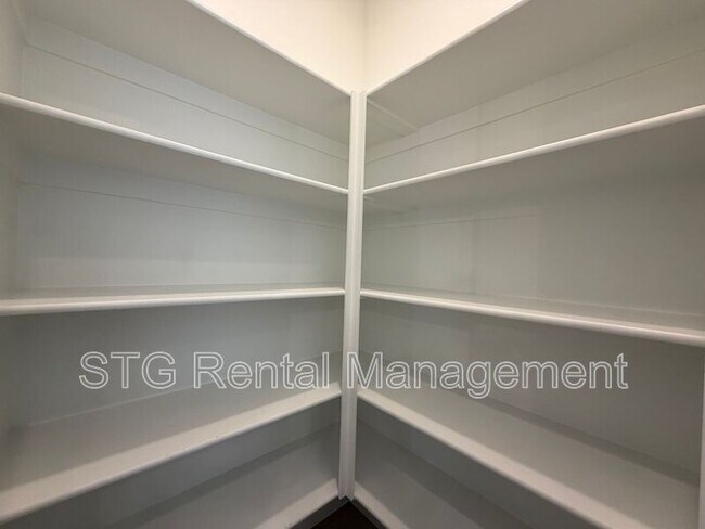 Building Photo - 2908 Church Oak Dr