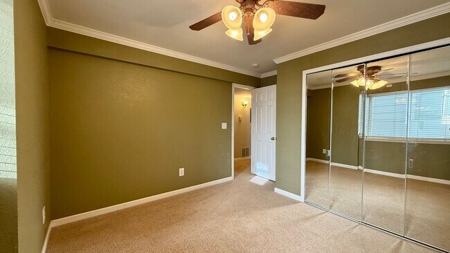 Building Photo - Northwest Colorado Springs Gem Near Trails...
