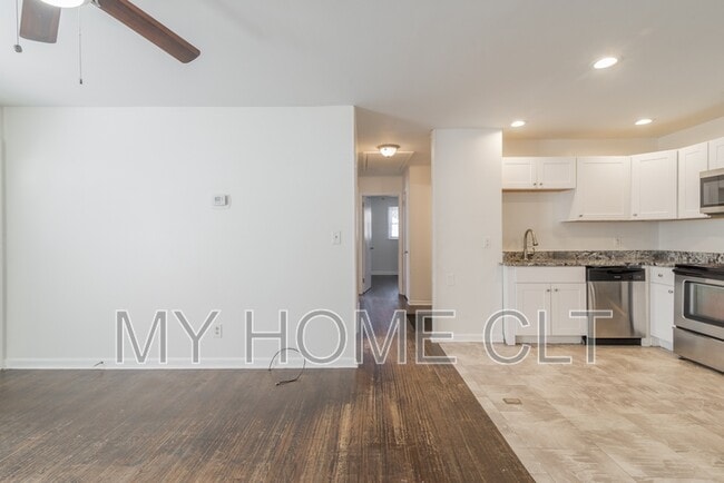 Building Photo - 1024 Houston St