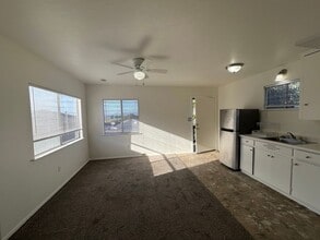 Building Photo - LSHOP1290