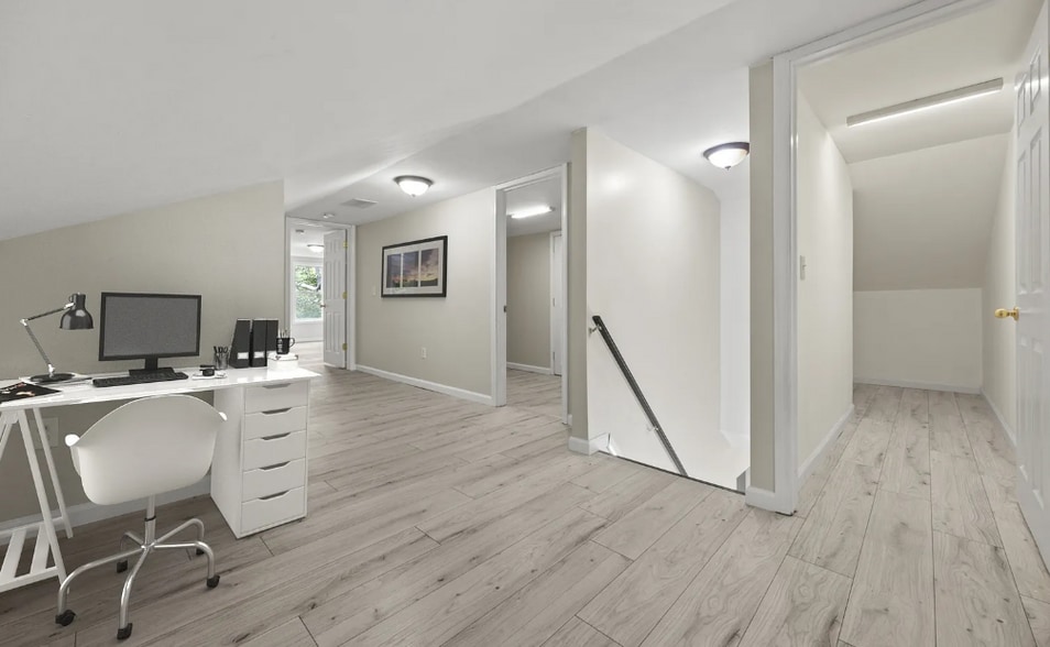 Building Photo - 20 School St