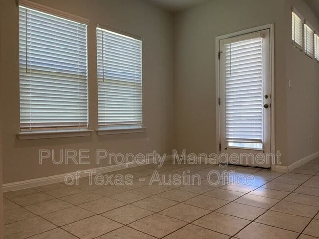 Building Photo - 112 Eagle Lake Dr