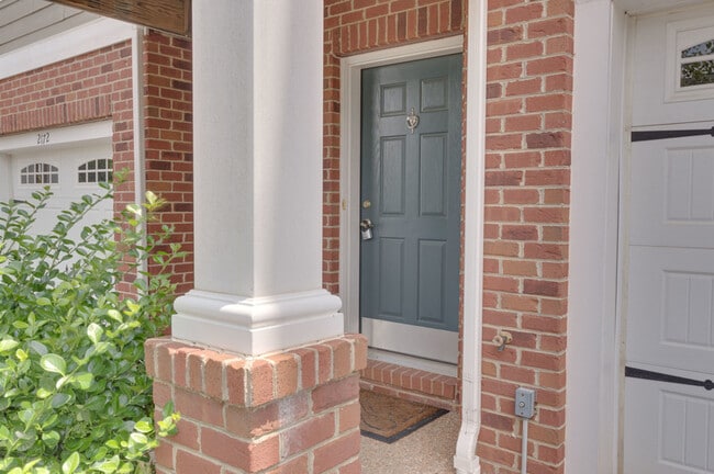Building Photo - 2170 Saranac Ct