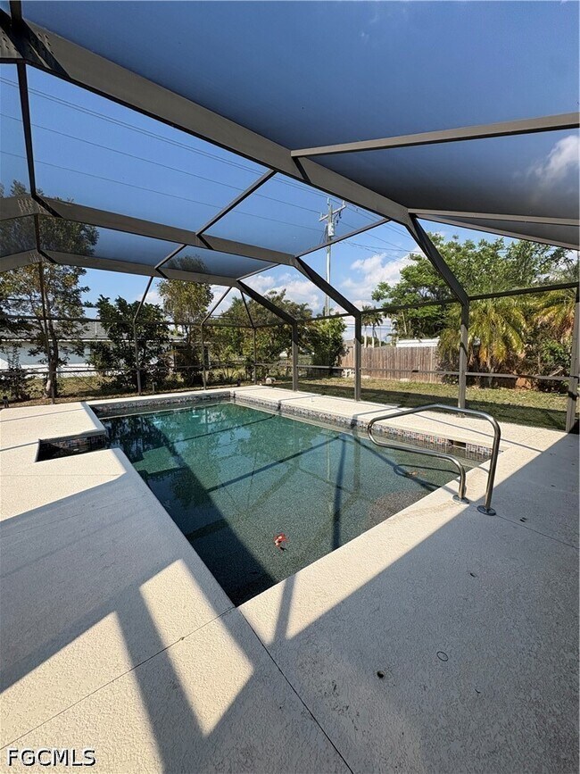 Building Photo - 311 SW 48th Terrace