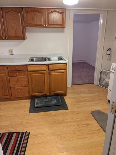 Kitchen/Entry - 406 N 14th St
