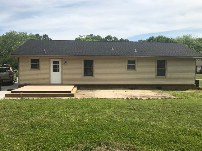 Building Photo - 808 Bedford Dr