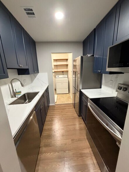 Building Photo - 13123 Wonderland Way