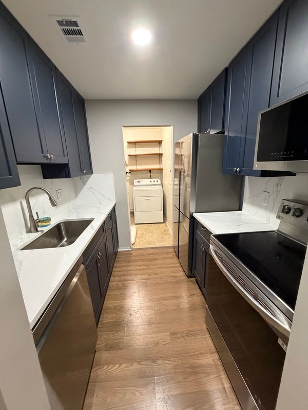 Building Photo - 13123 Wonderland Way