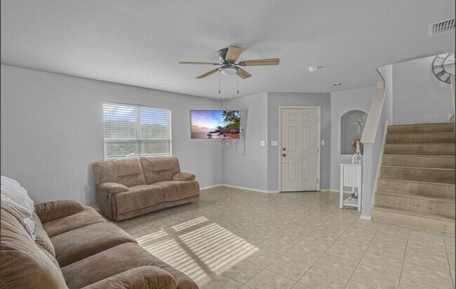 Building Photo - 3330 La Terraza Wy