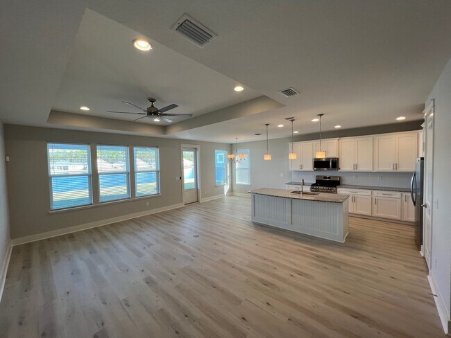 Building Photo - 1096 Harrison Bayou Dr