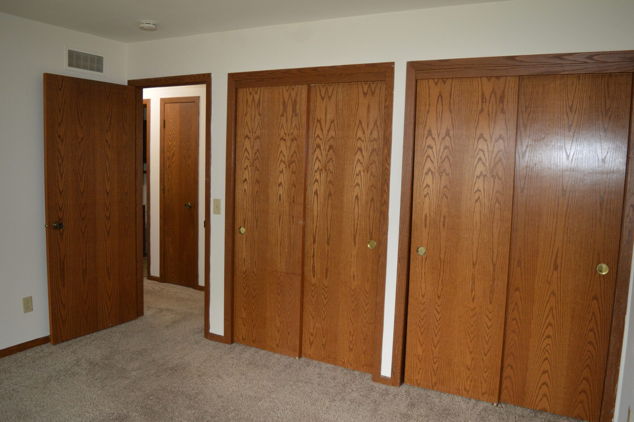 Building Photo - 6938 Chester Dr
