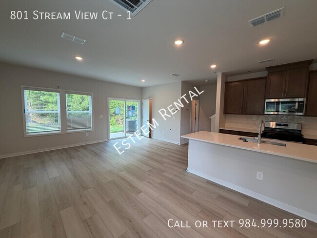 Building Photo - 801 Stream View Ct-1
