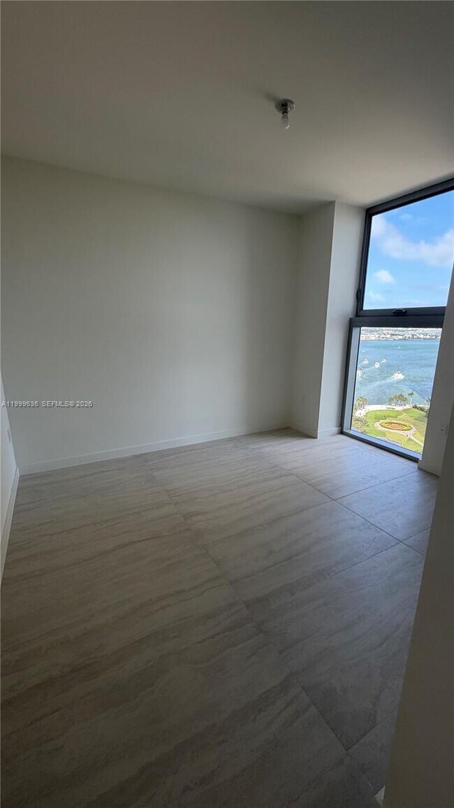 Building Photo - 77 SE 5th St