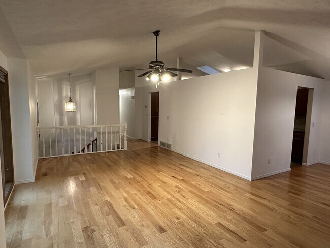 Building Photo - 9206 N Londale Dr