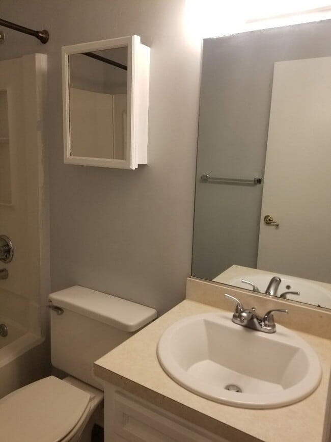 Building Photo - 112 Kelly Ct