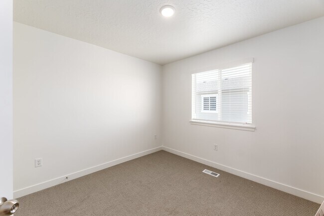 Building Photo - 12996 S Spook Gulch Ct