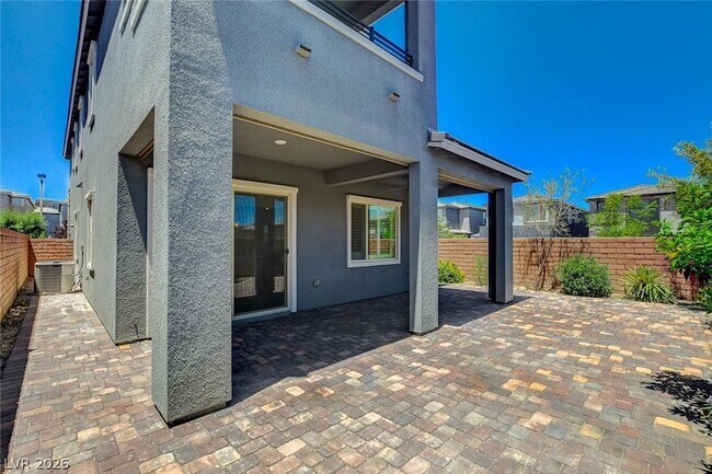 Building Photo - 4124 Elegant Chateau St