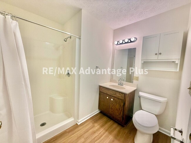 Building Photo - Spacious home with fiber internet close to Charlotte Court House