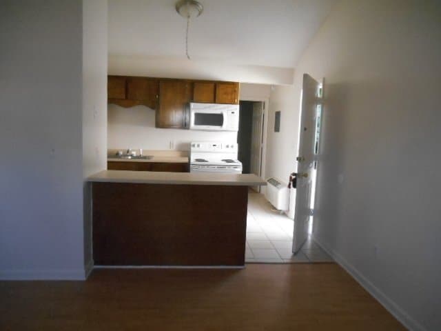 Building Photo - Apartment for Rent