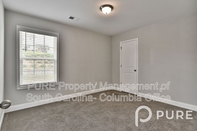 Building Photo - 1074 Acacia Ln