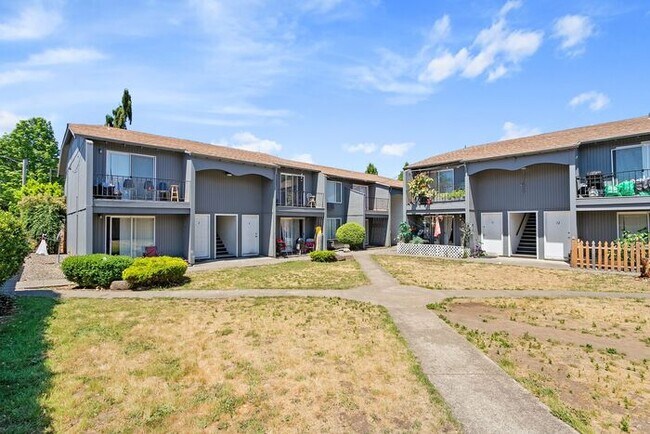 Building Photo - Affordable Comfort! Spacious 2-Bedroom Apa...