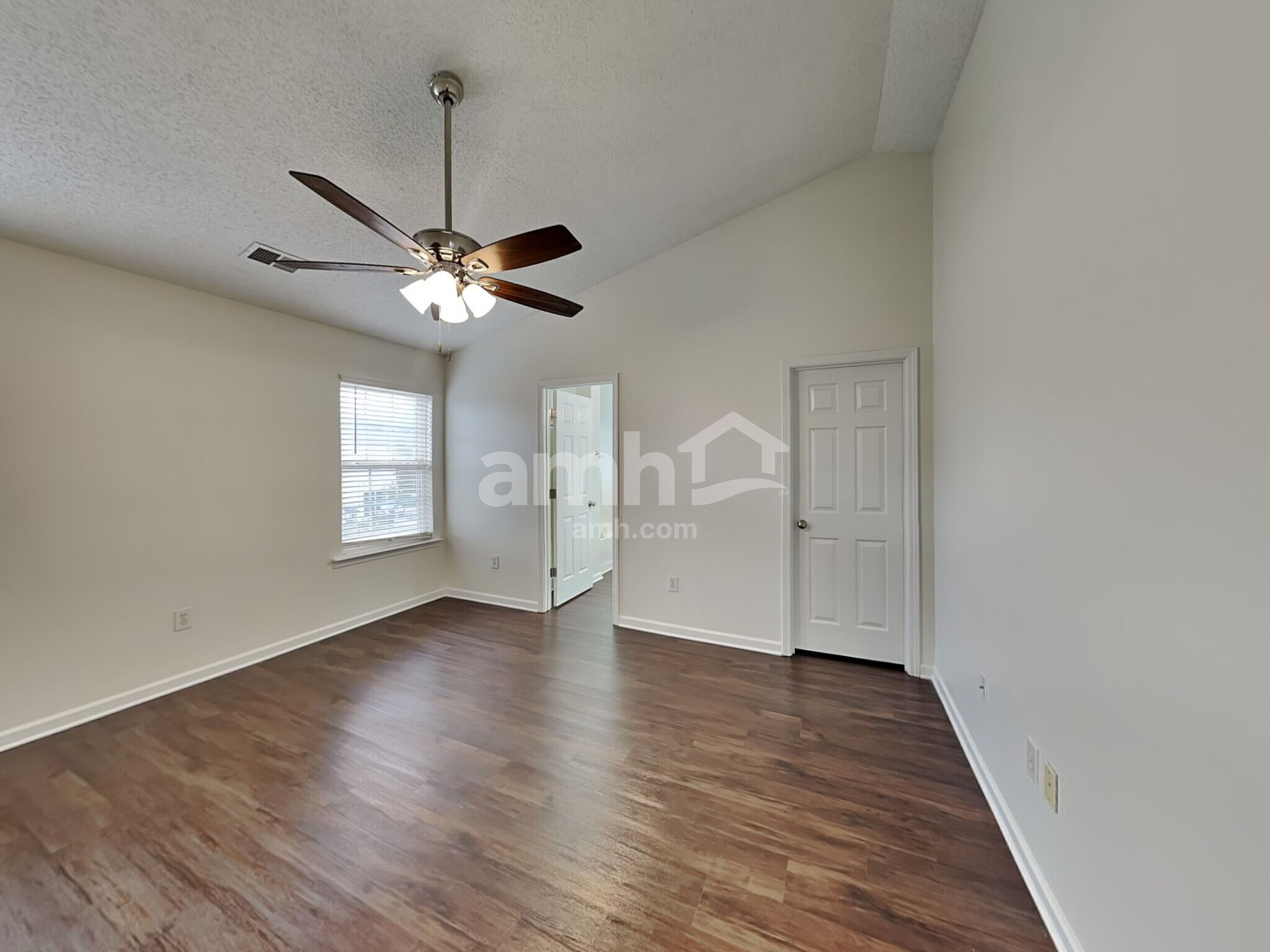 Building Photo - 8849 Laurel Run Dr