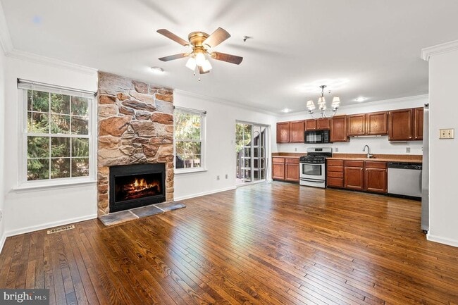 Building Photo - 1430 Redwood Ct