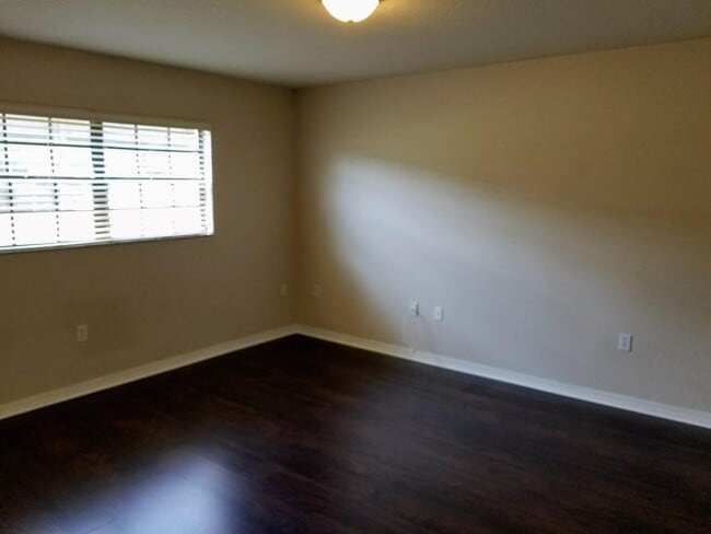 Building Photo - 6100 Gulfport Blvd S