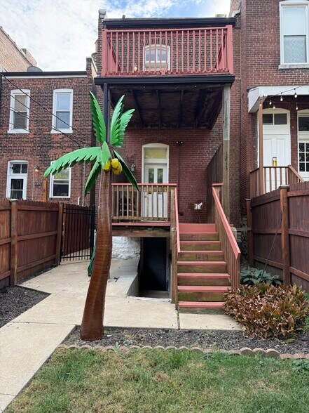 Palm Tree! - 1213 Sidney St