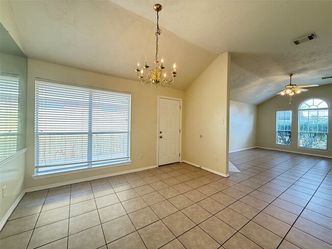 Building Photo - 6035 Settlers Village Dr