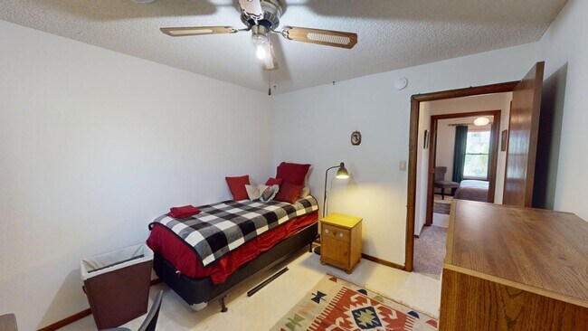 Building Photo - Fully Furnished 3 Bedroom Rental