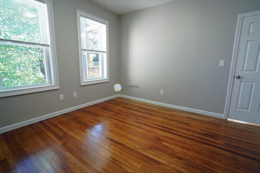 Building Photo - 14 Lorraine Ter