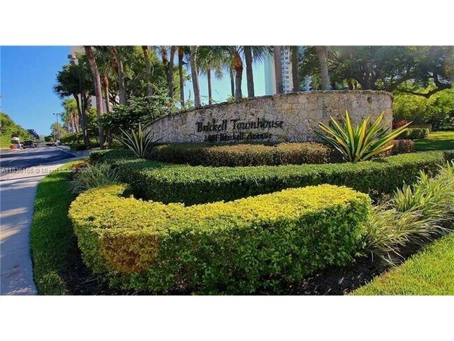 Building Photo - 2451 Brickell Ave