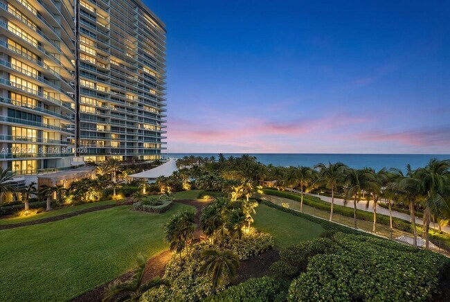 Building Photo - 10275 Collins Ave