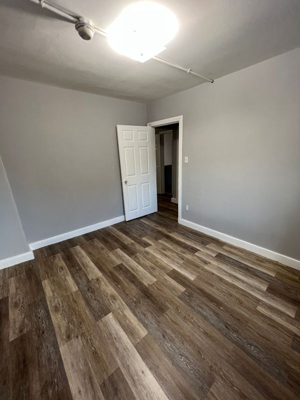 Building Photo - 806 Ferry St