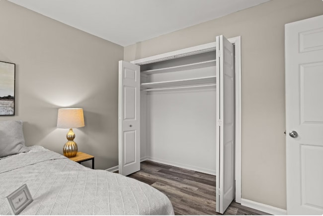 Building Photo - 110 Greenforest Cir