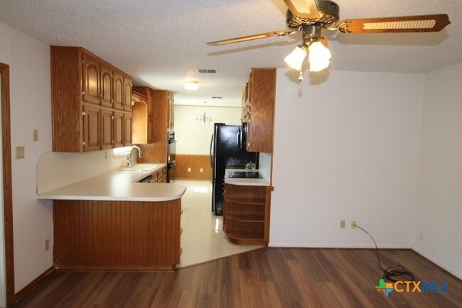 Building Photo - 1606 Hughes Ave