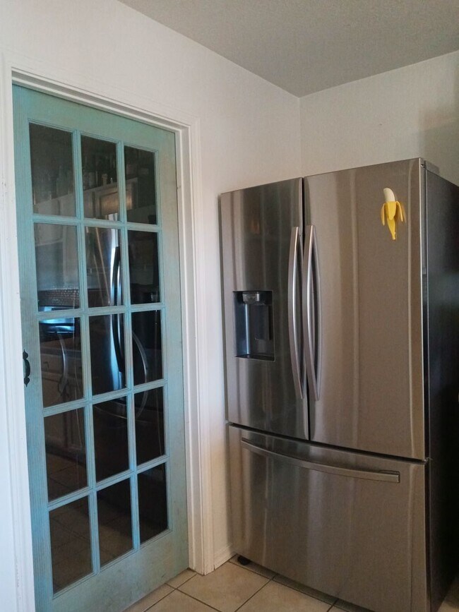 Building Photo - Enchanted Hills