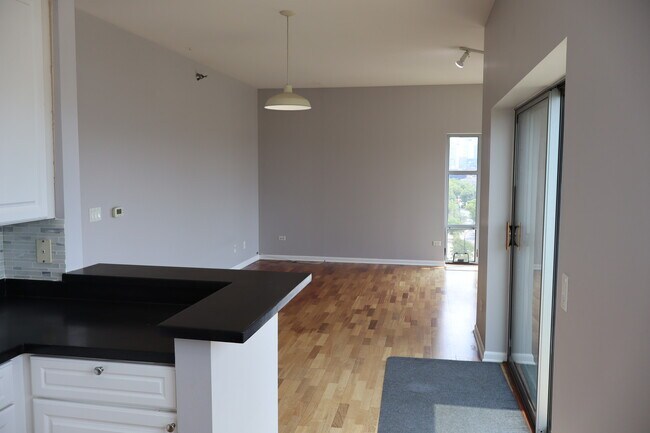 Building Photo - 100 N Hermitage Ave