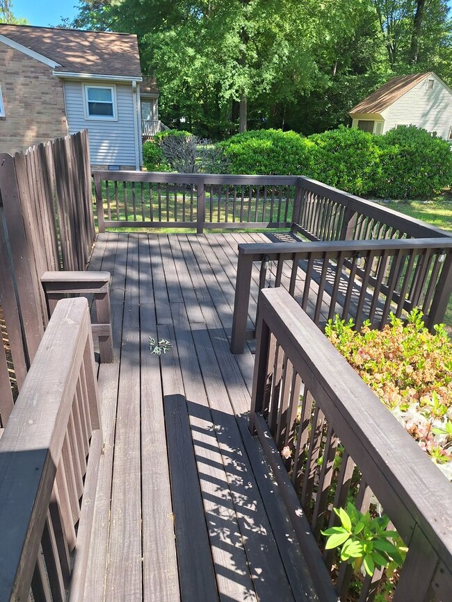 Building Photo - 3 bedroom /2 full bathroom- Yorktown