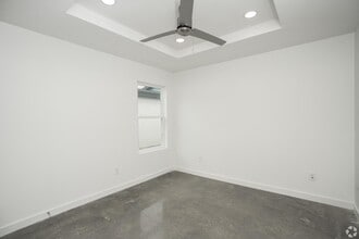 Building Photo - 605 Sapphire Ave