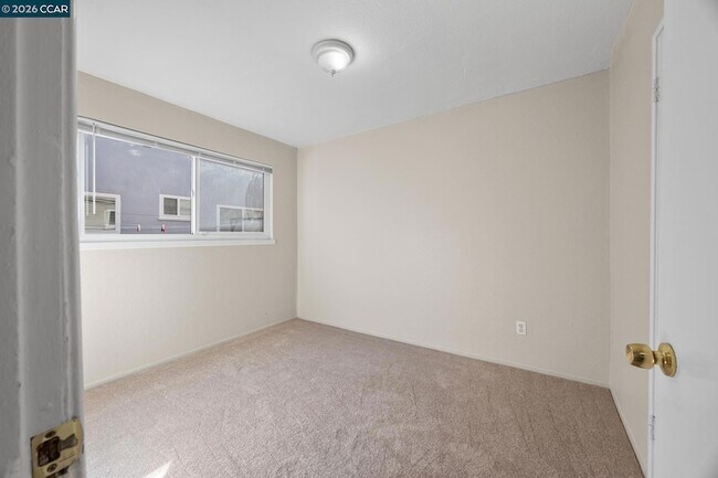 Building Photo - 2756 Argyll Ave