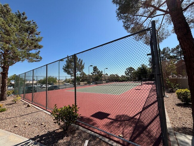 Building Photo - Darling Southwest one bedroom condo locate...