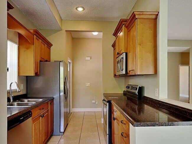 Building Photo - 1421 SW 85th Ave