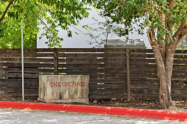 Building Photo - 2713 Halcyon Dr