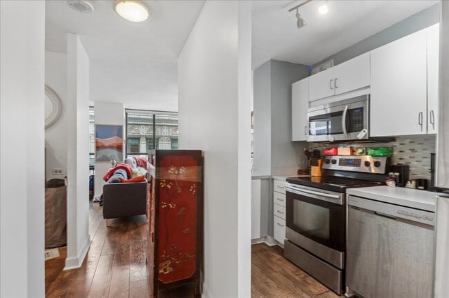 Building Photo - 405 N Wabash Ave