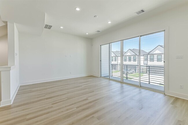Building Photo - 5703 Balbo St